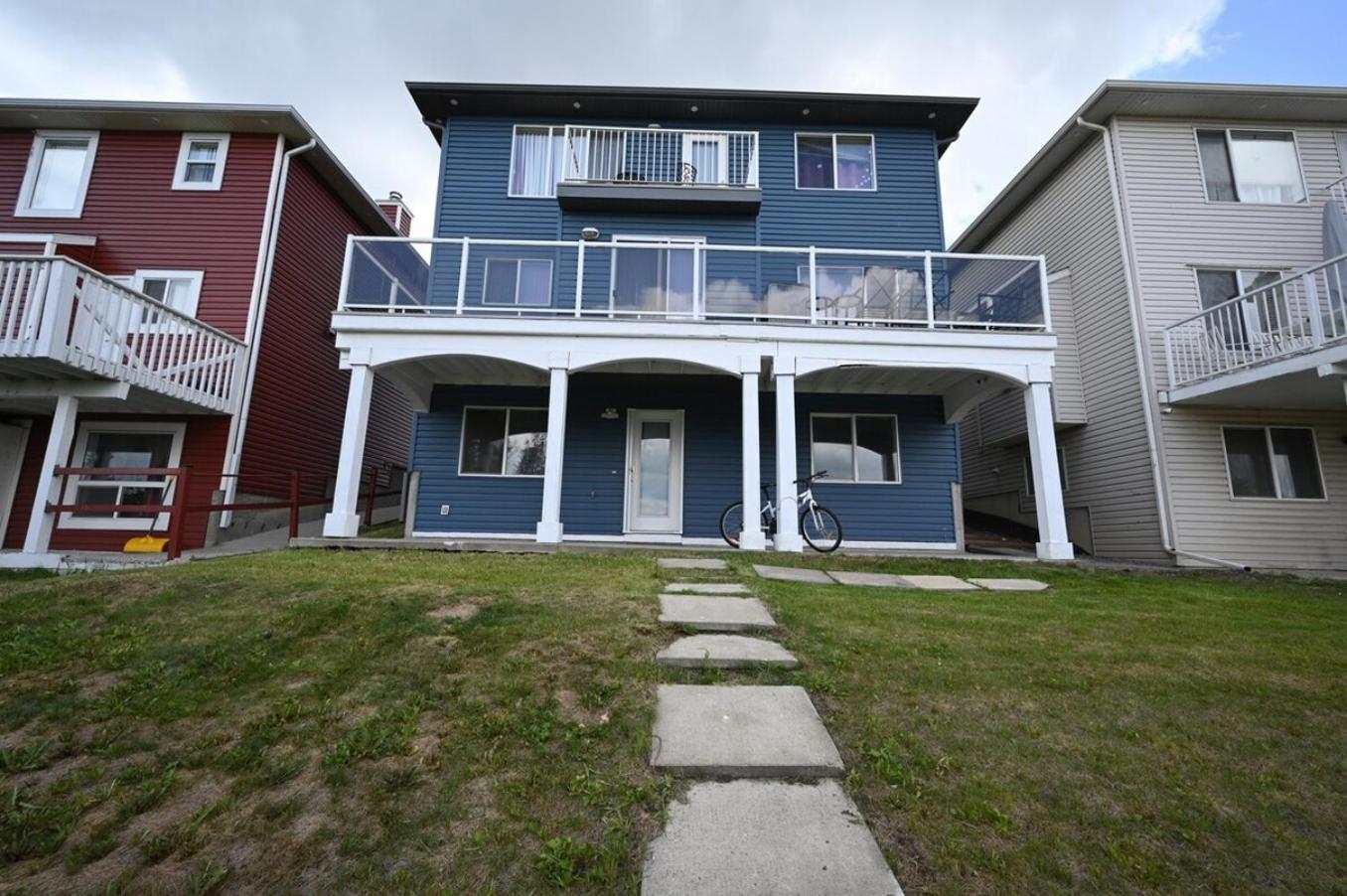 52-3 Bed Suite On Lake Central Ac By Airport YYC المظهر الخارجي الصورة